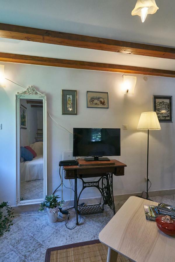 Holiday Home Olive Mill ムリニ エクステリア 写真