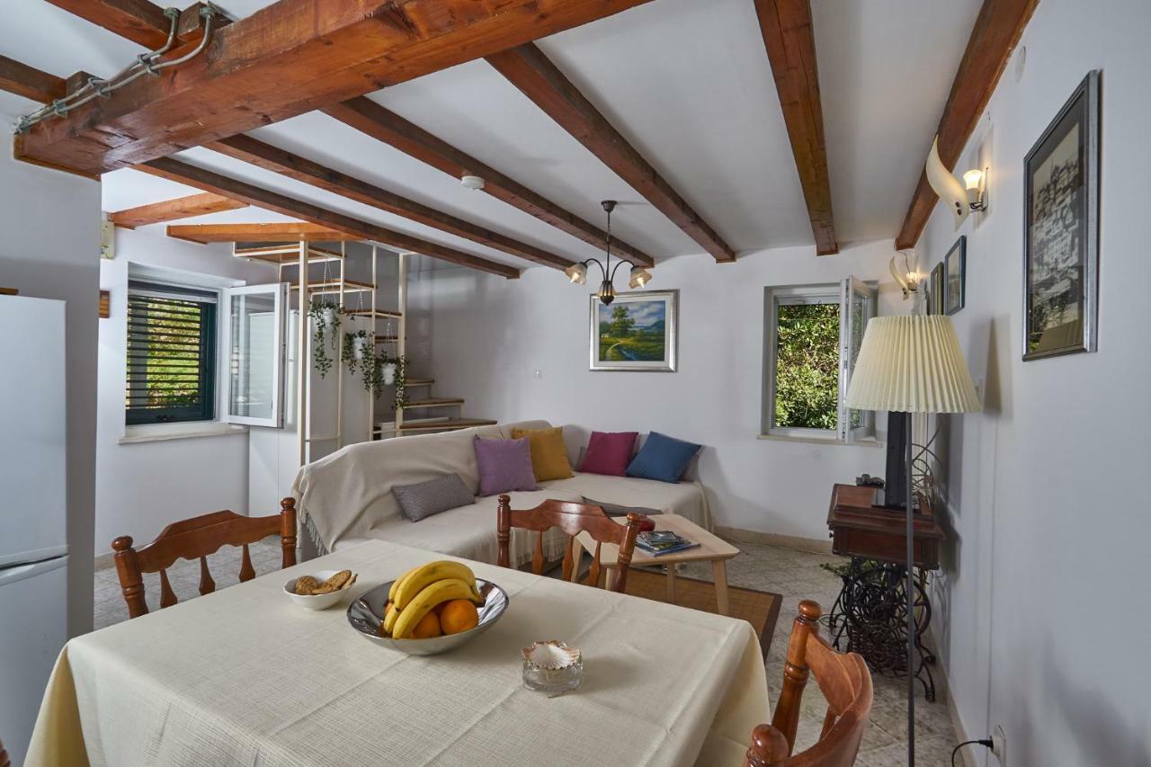 Holiday Home Olive Mill ムリニ エクステリア 写真