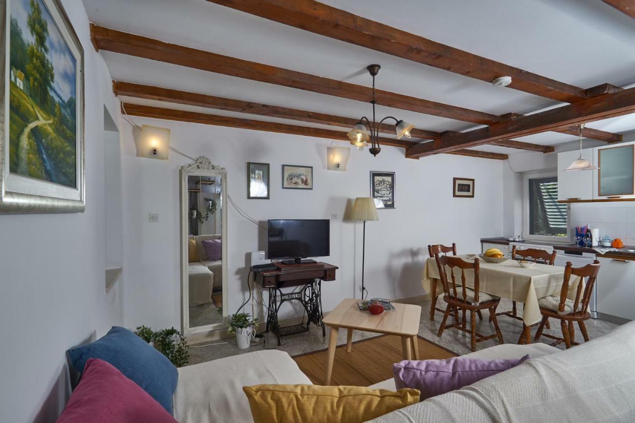 Holiday Home Olive Mill ムリニ エクステリア 写真